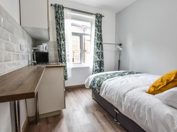 Regency GuestHouse Manchester North : photo 1 de la chambre Élégant studio