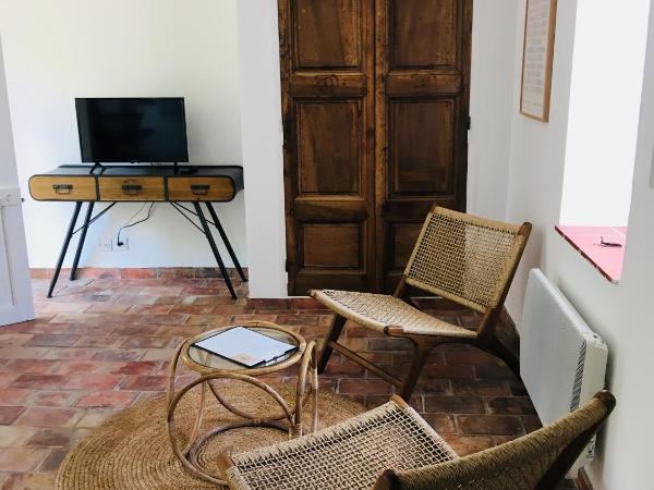 Domaine de Carraire : photo 2 de la chambre studio avec vue sur jardin