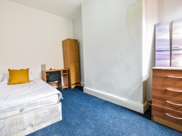 Regency GuestHouse Manchester North : photo 4 de la chambre chambre simple avec salle de bains commune