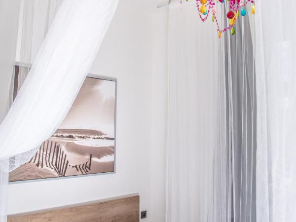 Wake Up Wellness Hostel : photo 7 de la chambre chambre double avec salle de bains commune