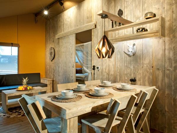 Ferienparadies Natterer See : photo 6 de la chambre tente lodge safari lodge - rhino deluxe