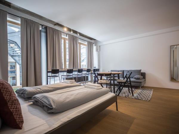 Nena Apartments Metropolpark Berlin - Mitte -Adult Only : photo 3 de la chambre appartement loft avec 2 chambres ouvertes (sans portes)