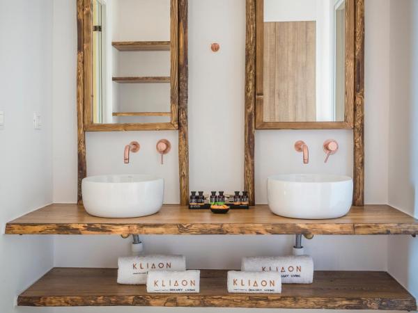 KLIDON Dreamy Living Suites : photo 4 de la chambre suite avec jacuzzi