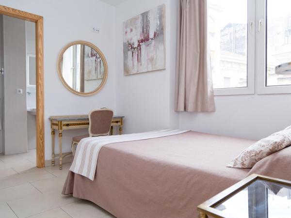 Hotel Maritimo : photo 6 de la chambre chambre triple