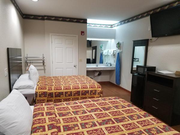 Scott Inn & Suites - Downtown Houston : photo 3 de la chambre chambre avec 2 lits queen-size - non-fumeurs - accessible aux personnes à mobilité réduite