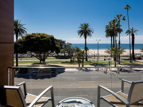 Shore Hotel : photo 2 de la chambre hébergement premier avec lit king-size - vue sur océan