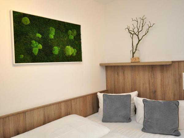 Hotel Perlach Allee by Blattl : photo 3 de la chambre chambre double lit queen size