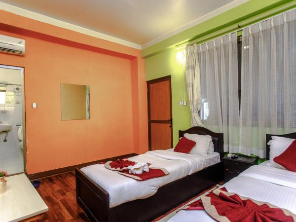Hotel Nepalaya : photo 8 de la chambre standard twin room with 24 hour check-in