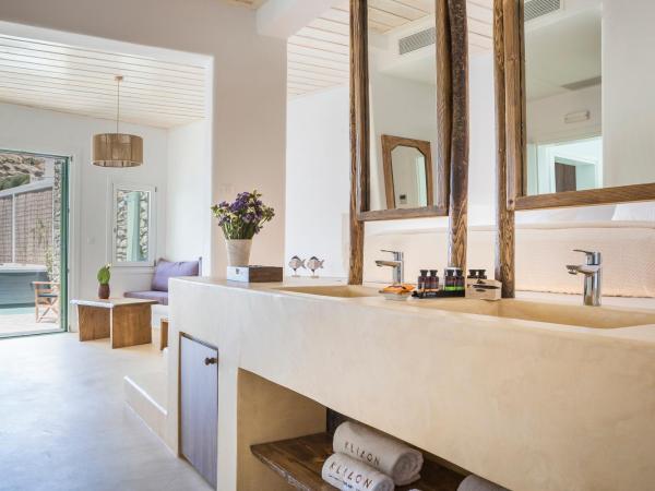 KLIDON Dreamy Living Suites : photo 5 de la chambre suite lit king-size avec baignoire spa