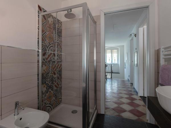 La BRIGNA B&B Il bosco sul mare : photo 3 de la chambre chambre lit queen-size avec salle de bains commune