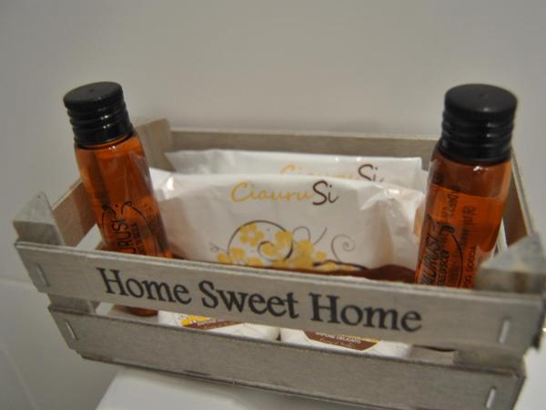 La Triade affittacamere : photo 1 de la chambre chambre lit king-size avec balcon