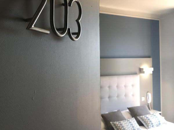 Hotel La Calanque : photo 10 de la chambre chambre double deluxe avec balcon - vue sur mer