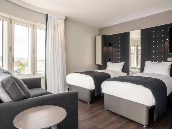 Point A Hotel Edinburgh Haymarket : photo 1 de la chambre hébergement lits jumeaux confortable avec vue
