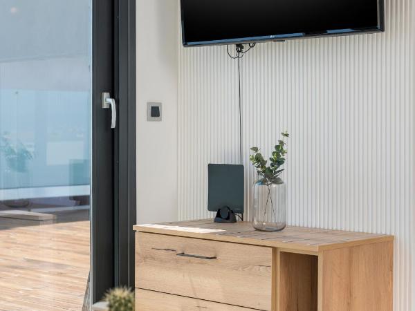 Central City Hotel : photo 3 de la chambre chambre quadruple avec terrasse