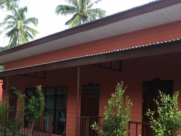 Lanta Cottage - SHA Plus : photo 6 de la chambre chambre double ou lits jumeaux supérieure avec balcon