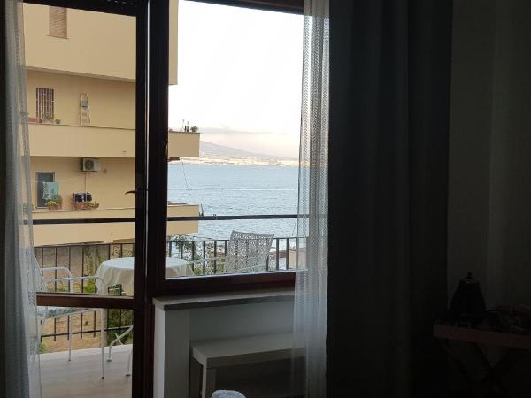 La Stella dei Venti B&B : photo 9 de la chambre chambre double deluxe avec balcon - vue sur mer