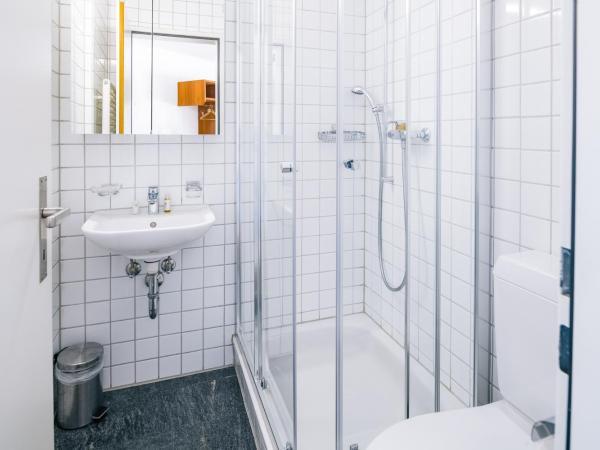 Hotel Old Town : photo 7 de la chambre chambre supérieure lit queen-size