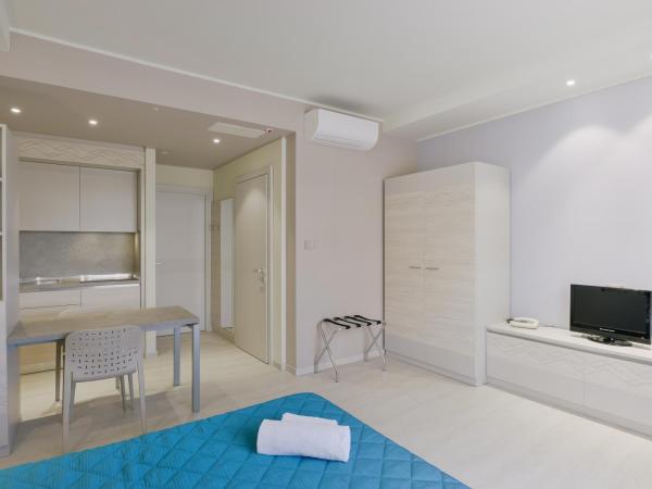 Residence Picalè : photo 3 de la chambre studio confort - vue latérale sur mer