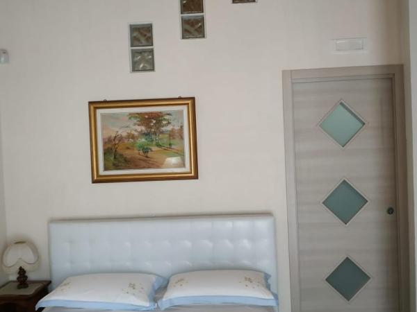 B&B Tra i mari del Salento : photo 3 de la chambre chambre double avec salle de bains privative