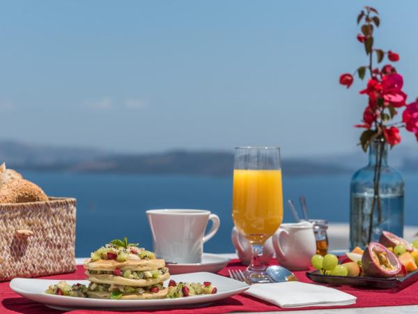 Chelidonia Luxury Suites : photo 3 de la chambre suite du capitaine avec baignoire spa extérieure