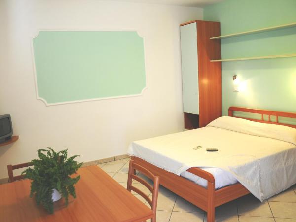 Residence Giardino del Sole : photo 7 de la chambre studio