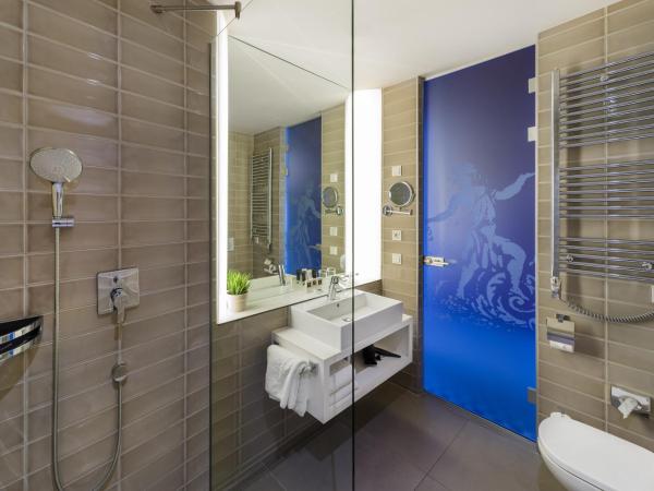 Hotel Moments Budapest by Continental Group : photo 5 de la chambre chambre double ou lits jumeaux supérieure - dernier Étage