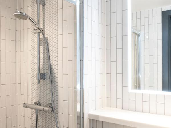 Point A Hotel Edinburgh Haymarket : photo 5 de la chambre hébergement double confortable avec fenêtre