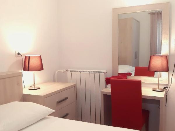 F• R• I• E• N• D• S• : photo 7 de la chambre chambre lit king-size