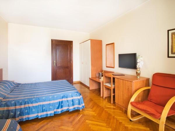 Villa Sveta Eufemija - Bed and breakfast : photo 5 de la chambre chambre triple (2-3 personnes)