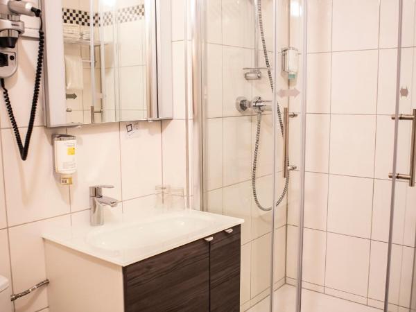 BlnCty Hotel : photo 1 de la chambre chambre triple supérieure