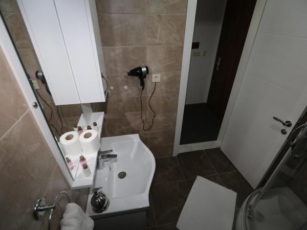 TEVETOGLU HOTEL : photo 6 de la chambre chambre triple de luxe