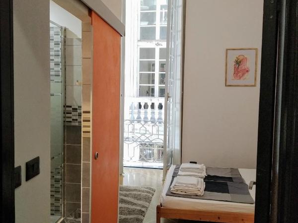 Nik rooms : photo 1 de la chambre chambre double avec salle de bains privative