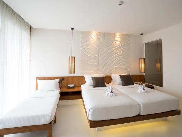 G Hua Hin Resort & Mall : photo 5 de la chambre chambre familiale deluxe avec balcon