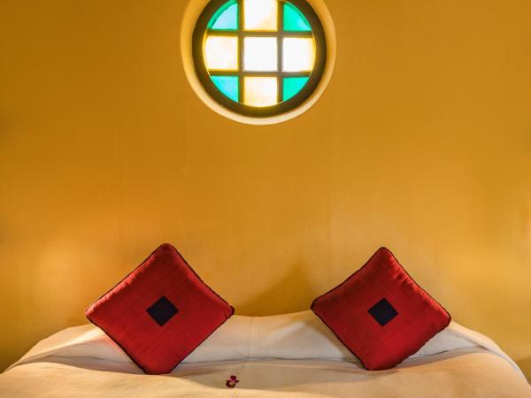 Old Harbour Hotel : photo 2 de la chambre chambre double - vue sur jardin