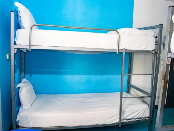 HI Lisboa - Pousada de Juventude : photo 3 de la chambre lit dans dortoir pour femmes de 6 lits