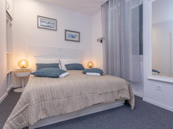 Xboutique Rooms Marinac : photo 4 de la chambre chambre double avec cuisine et terrasse communes