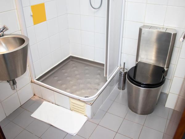 HI Lisboa - Pousada de Juventude : photo 5 de la chambre chambre double standard