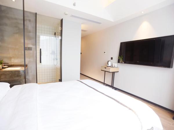 Hangzhou Yuqi Hotel - West Lake Scenic Area Branch : photo 2 de la chambre chambre double - vue sur montagne