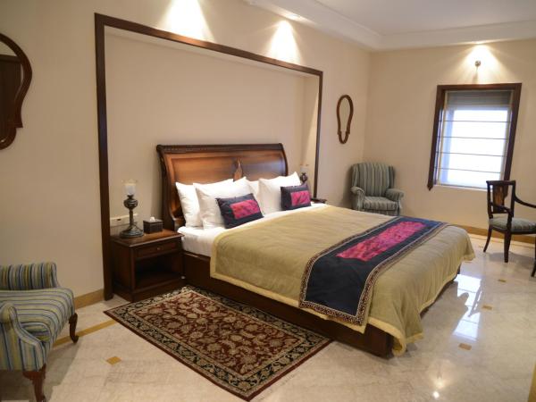 The Lalit Laxmi Vilas Palace : photo 4 de la chambre princess suite - free wifi-- enjoy 10% discount f&b,spa & laundry, vip amenities