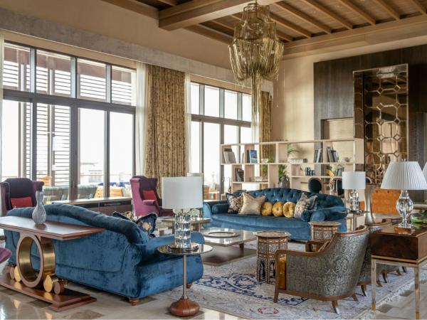 Jumeirah Al Naseem Dubai : photo 9 de la chambre suite royale avec transferts aéroport, avantages suite et et accès au club de plage et au parc aquatique wild wadi™