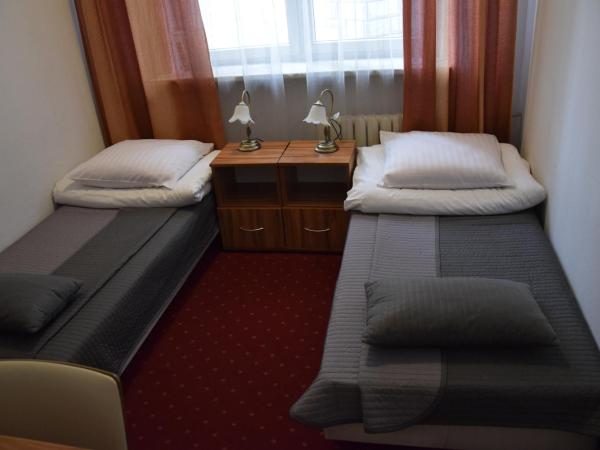 Centrum Konferencyjne IBIB PAN : photo 1 de la chambre chambre lits jumeaux