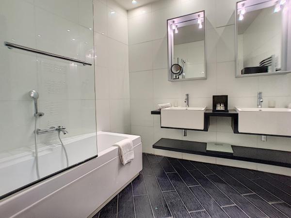 Hotel POZZO DI BORGO : photo 5 de la chambre chambre double supérieure