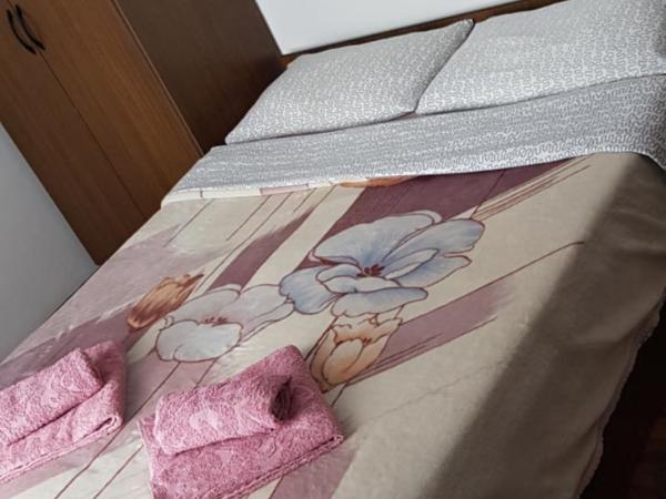 Rooms & Apartments Semić : photo 8 de la chambre chambre double