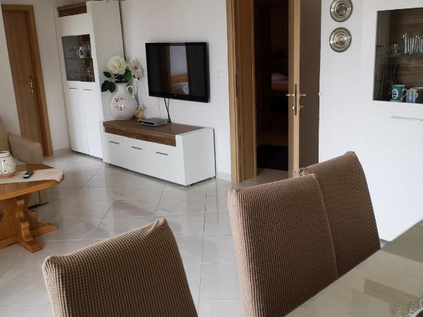 Apartments Galic Omis : photo 8 de la chambre suite familiale