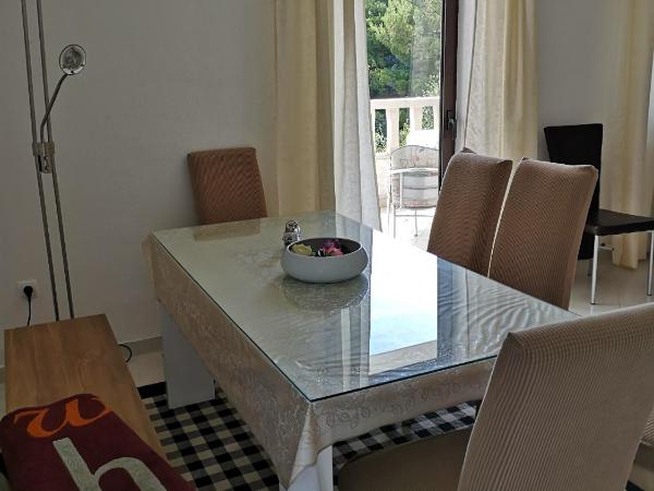 Apartments Galic Omis : photo 6 de la chambre suite familiale