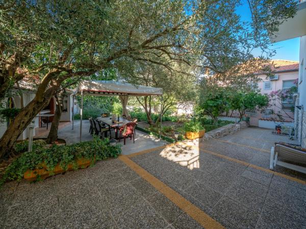 Apartmani Patača : photo 5 de la chambre appartement avec terrasse