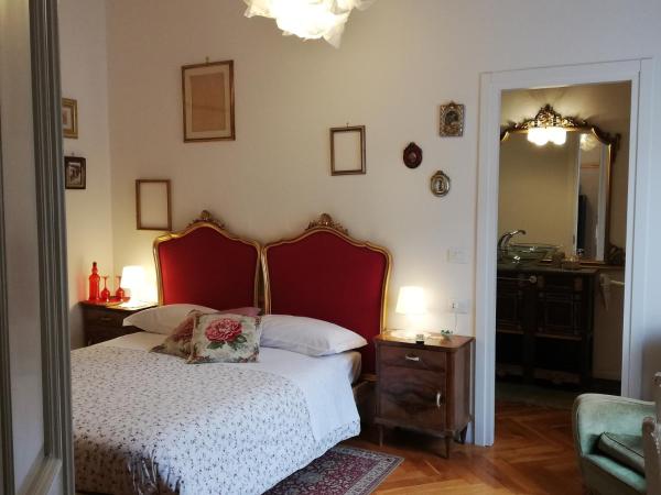 Residenza Rubbiani - Fermata Fiera e Rizzoli : photo 5 de la chambre chambre double avec salle de bains privative