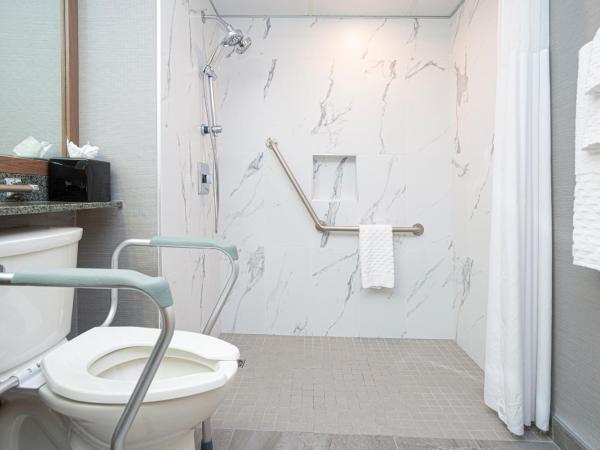 Best Western Premier Chateau Granville Hotel & Suites & Conference Centre : photo 4 de la chambre chambre double avec 2 lits doubles et balcon - accessible aux personnes à mobilité réduite