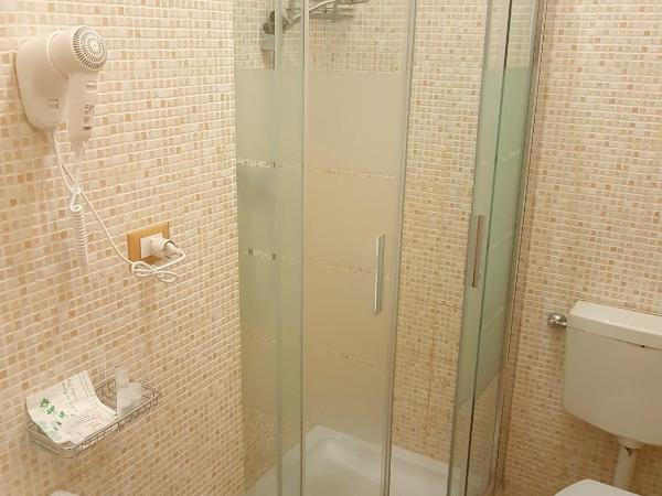 B&B La Cittadella : photo 3 de la chambre chambre simple avec salle de bains commune
