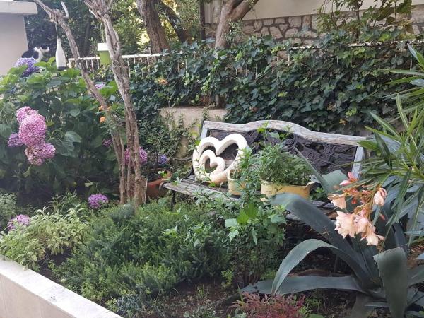 Rooms Villa Harmonie - Adults Only +14 : photo 7 de la chambre chambre double - vue sur jardin